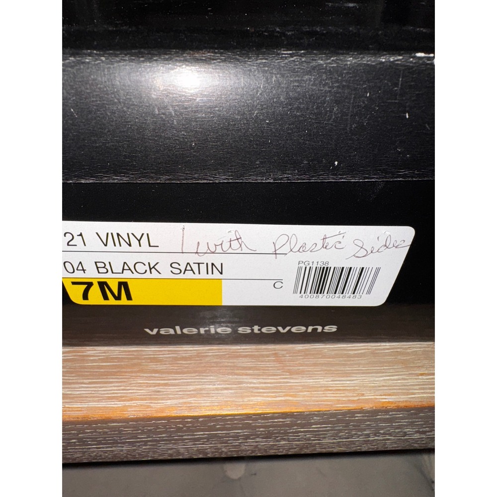 Valerie Stevens Black Satin Pointed Toe Clear Vinyl Heels Size 7M Pumps - Picture 7 of 8